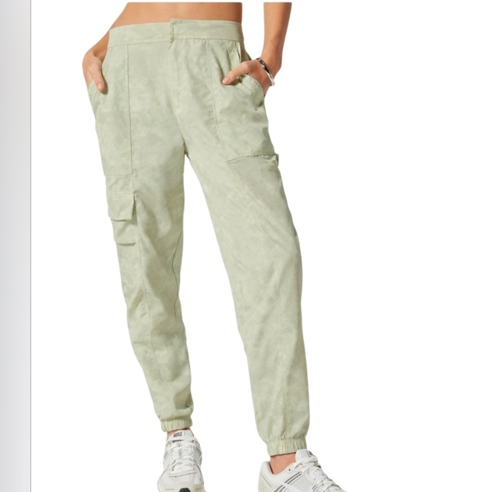 Fabletics Nylon Cargo Jogger Dried Sage Cargo Texture Size Medium